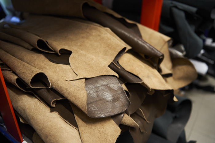 Hochwertige Leder Materialien dirndl & bua